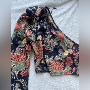 Zara cropped floral one sleeve puffed up top